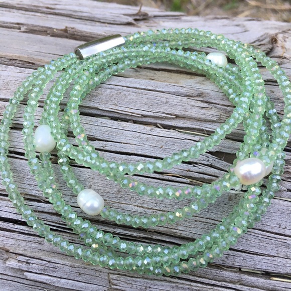 Vantel Pearls Wrap Bracelet (Green) - Picture 5 of 5